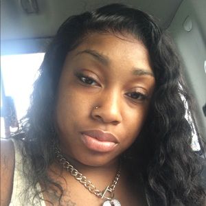 Meet your Posher, Tiara